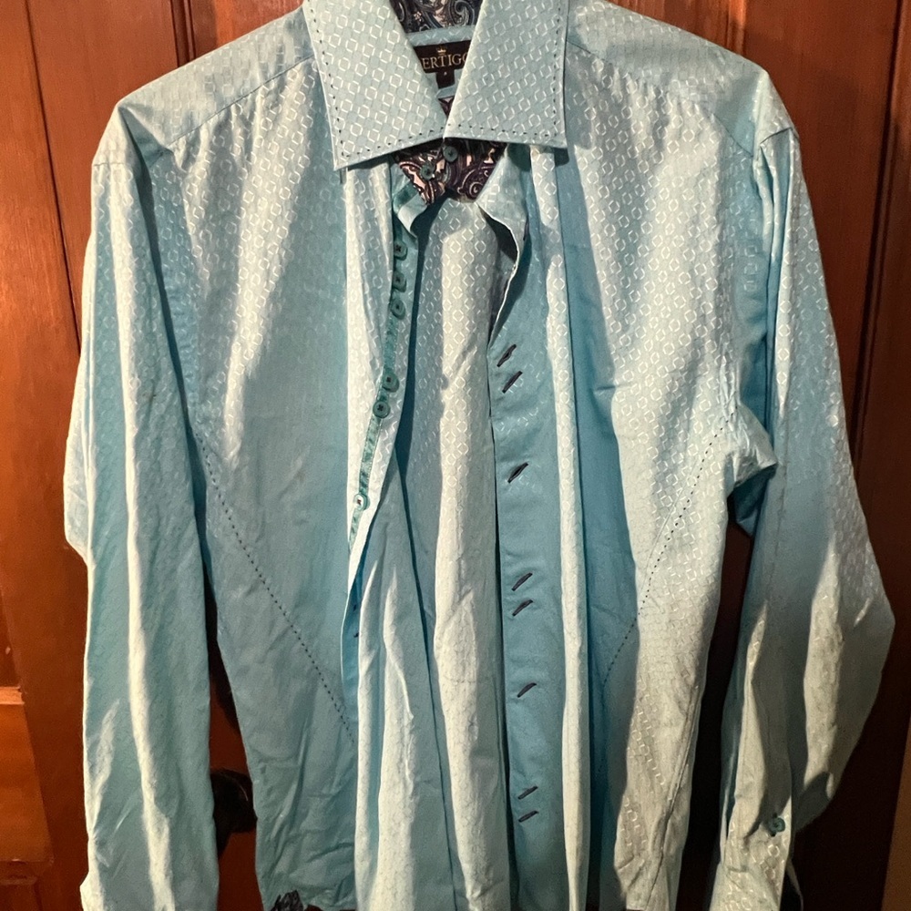 Vertigo Light Blue Long-Sleeved Dress Shirt with Pointed Collar XL